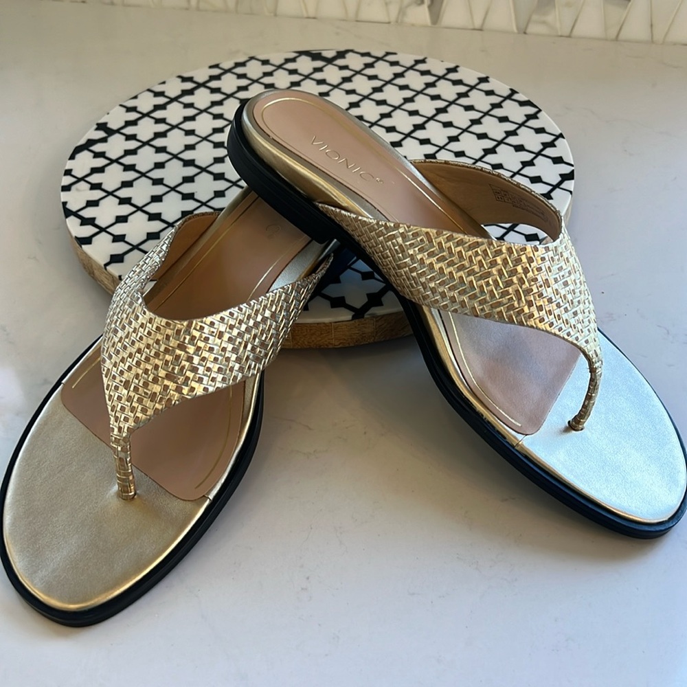Vionic leather sandals. Never worn